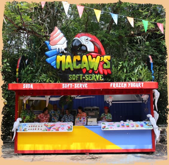 Safariworld Mr Macaw